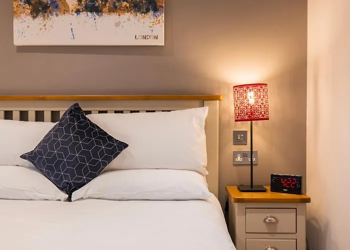 Barbican Serviced Apartments By Lovelystay