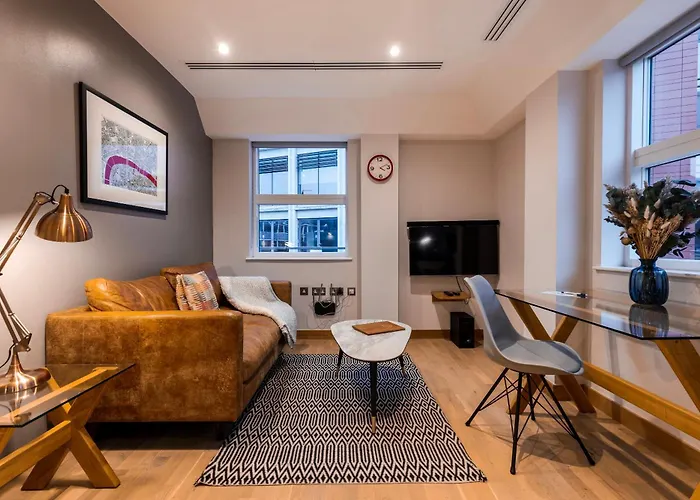 Barbican Serviced Apartments By Lovelystay
